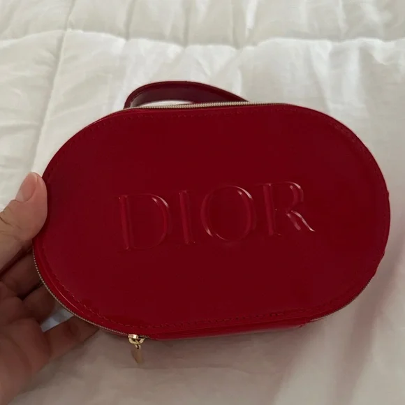 Dior red cosmetic bag - Picture 2 of 5